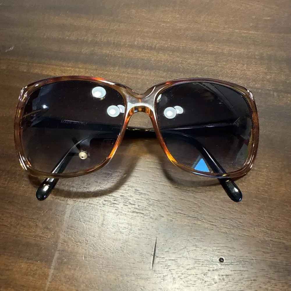 Bonneau Womens Sunglasses Butterfly Style Lenses Yellow Black Gold Frame